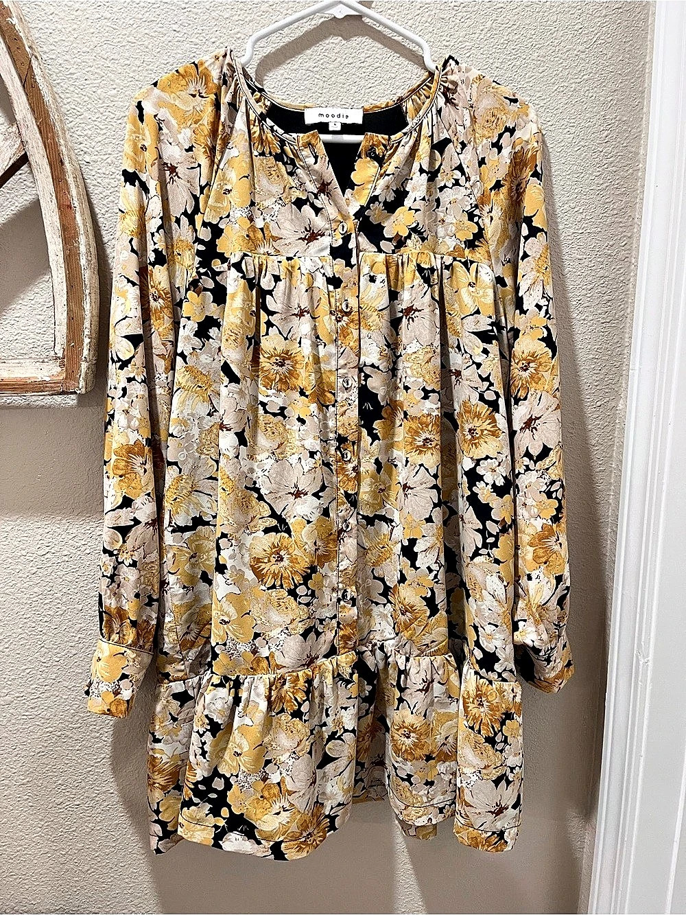moodie Floral Mini Dress in Yellow & Black Size Small Like New